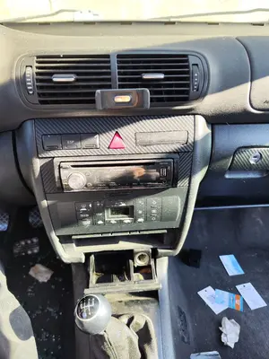 Foto de CONSOLA CENTRAL AUDI A3 (8L) 1.6  (102 CV / 75 KW)