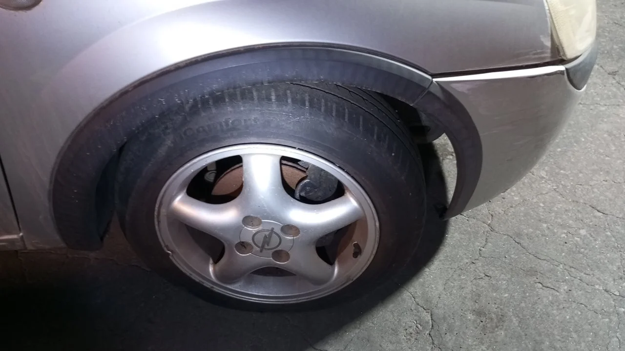 Foto de PASO RUEDA DELANTERO DERECHO OPEL CORSA C 1.2 16V CAT (Z 12 XE / LW4) (75 CV / 55 KW) referencia 13109023