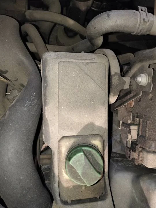 Foto de DEPOSITO ACEITE VOLKSWAGEN PASSAT BERLINA (3B2) 1.9 TDI (110 CV / 81 KW)
