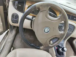 Foto de VOLANTE JAGUAR X-TYPE 2.1 V6 24V CAT (156 CV / 115 KW)