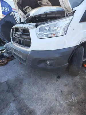 Foto de PARAGOLPES DELANTERO FORD TRANSIT CHASIS CABINA (TTG) 2.0 TDCi CAT (170 CV / 125 KW) foto 2