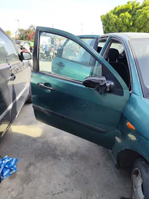 Foto de PUERTA DELANTERA DERECHA FORD FOCUS BERLINA (CAK) 1.6 16V CAT (101 CV / 74 KW)