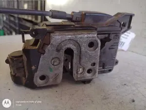 Foto de CERRADURA PUERTA DELANTERA DERECHA RENAULT CLIO III 1.5 dCi Diesel CAT (86 CV / 63 KW) referencia 8200300127 foto 4