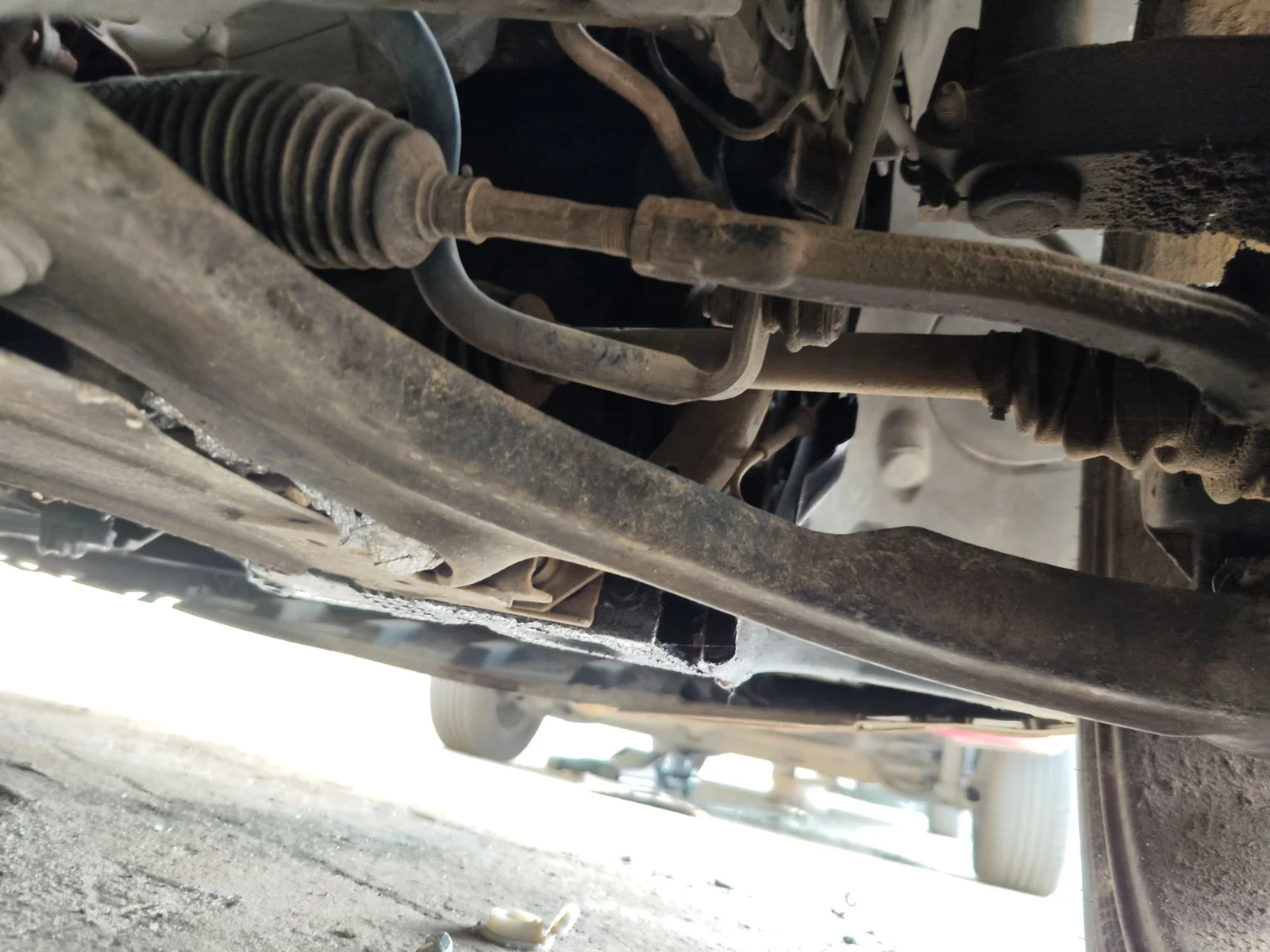 Foto de BRAZO SUSPENSION DELANTERO DERECHO RENAULT MEGANE II BERLINA 5P 1.6 CAT (113 CV / 83 KW)