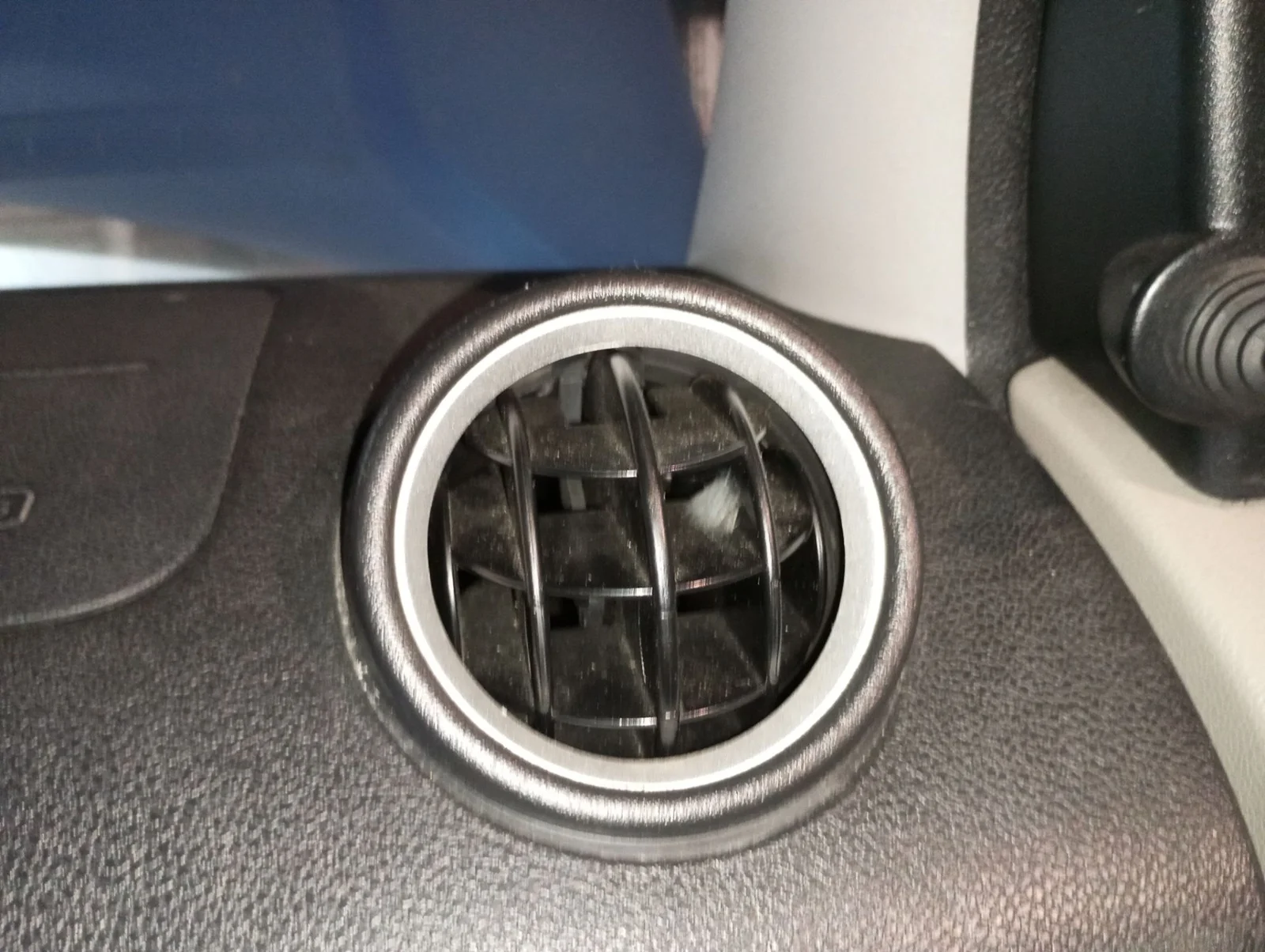 Foto de NO IDENTIFICADO FORD FIESTA (CBK) 1.25 16V CAT (69 CV / 51 KW)