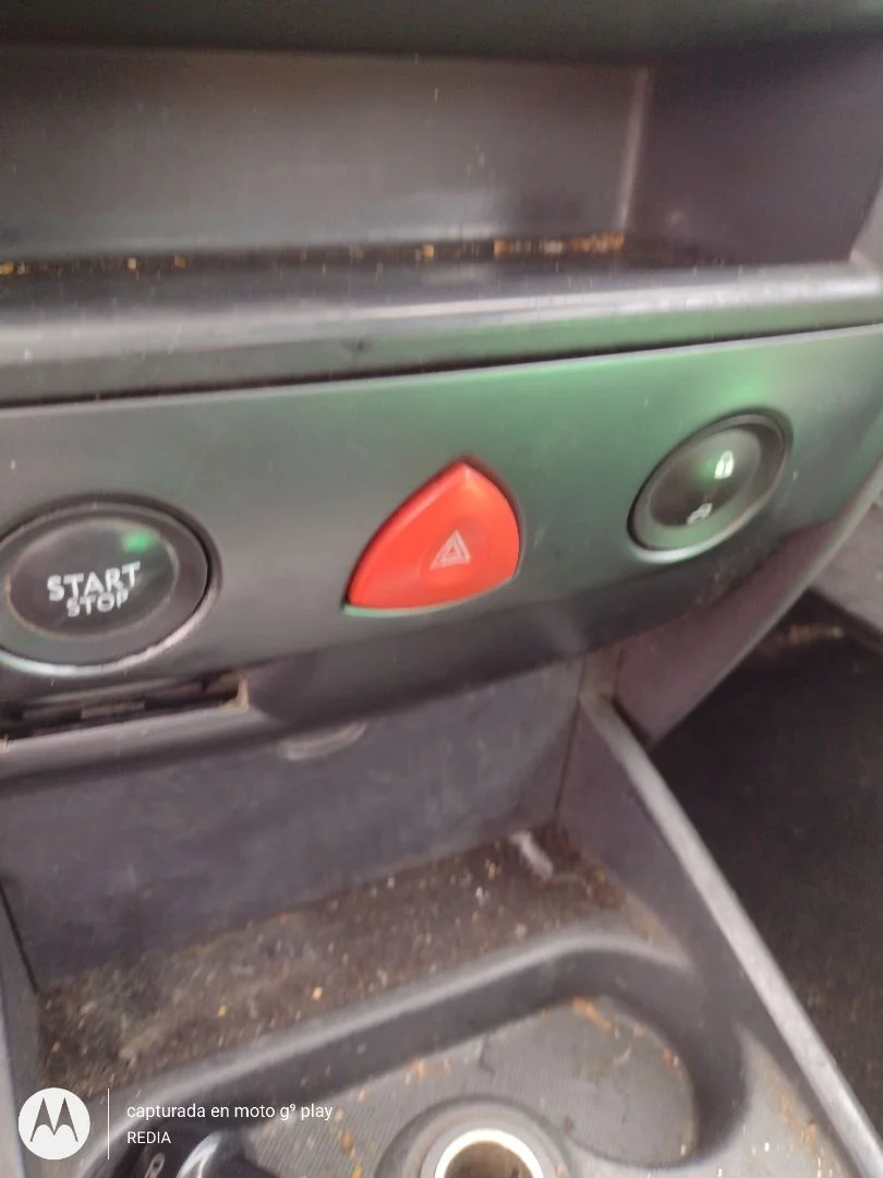 Foto de WARNING RENAULT MEGANE II COUPE/CABRIO 1.6 16V (112 CV / 82 KW)