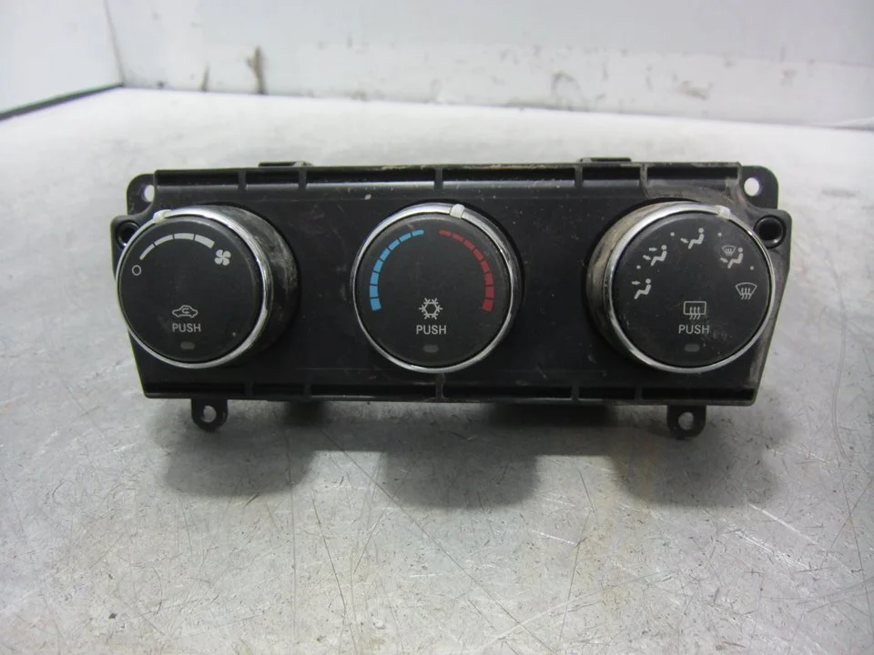 Foto de MANDO CLIMATIZADOR DODGE AVENGER (JS) 2.0 16V CRD CAT (140 CV / 103 KW) referencia P55111887AA