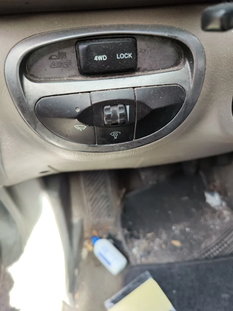 Foto de INTERRUPTOR HYUNDAI SANTA FE (SM) 2.4 CAT (146 CV / 107 KW)
