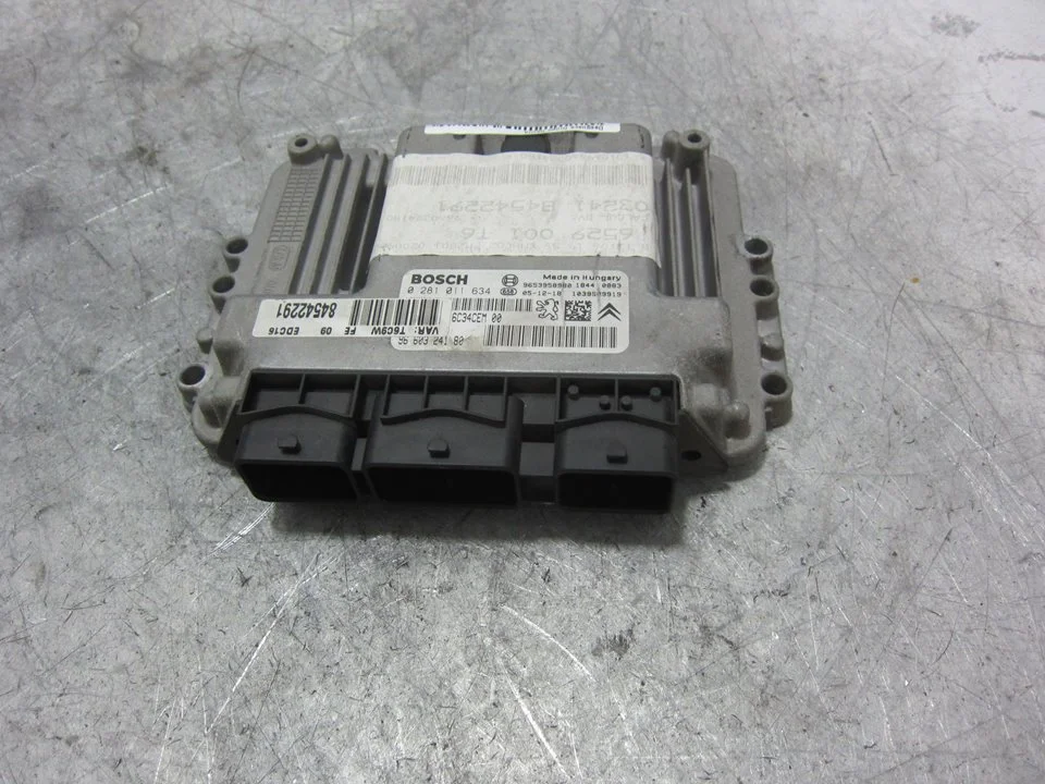 Foto de CENTRALITA MOTOR UCE PEUGEOT 307 BREAK/ SW (S2) 1.6 HDi FAP CAT (9HZ / DV6TED4) (109 CV / 80 KW) referencia 0281011634