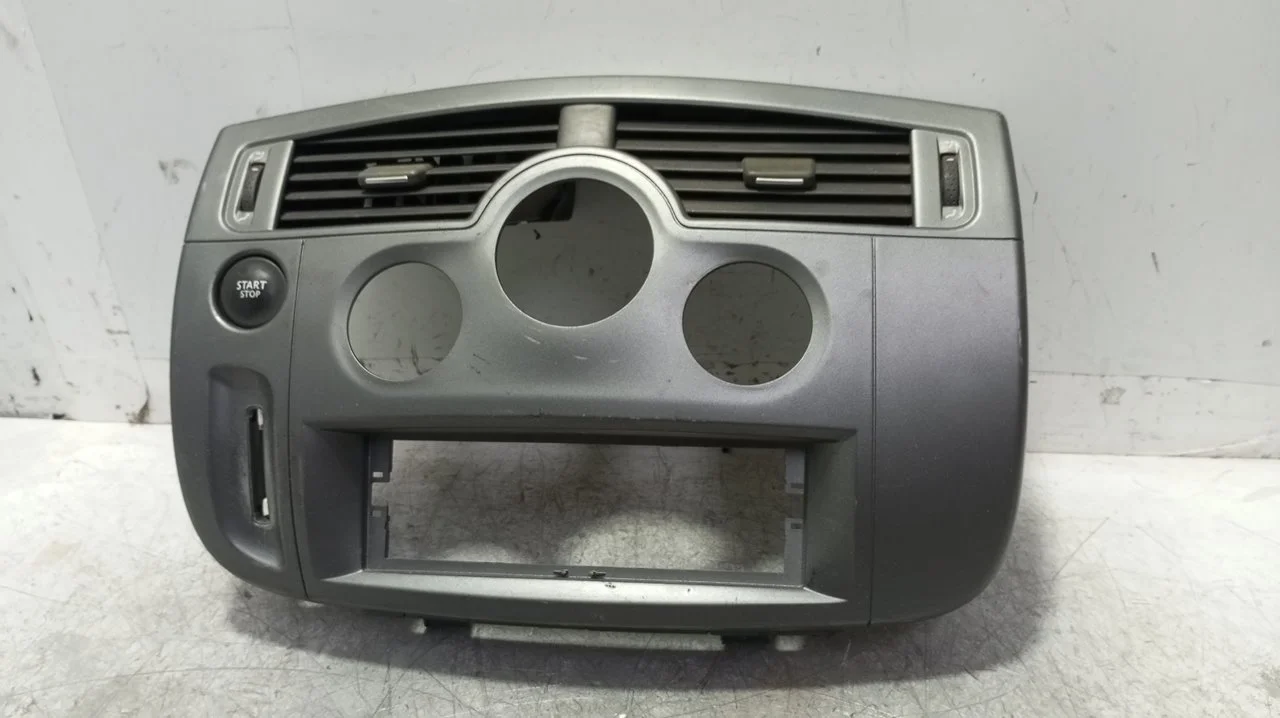 Foto de NO IDENTIFICADO RENAULT SCENIC II 1.6 16V (113 CV / 83 KW) referencia 8200140713