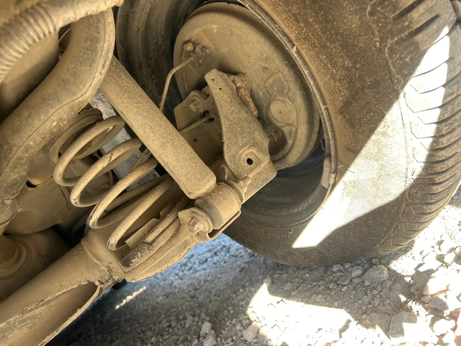 Foto de PINZA DE FRENO TRASERA IZQUIERDA OPEL CORSA D 1.3 16V CDTI (75 CV / 55 KW)