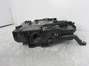 Foto de CAJA RELES / FUSIBLES PORSCHE CAYENNE (TIPO 92A) foto 4