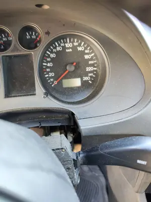 Foto de CUADRO INSTRUMENTOS SEAT CORDOBA BERLINA (6L2) 1.9 TDI (131 CV / 96 KW) foto 2