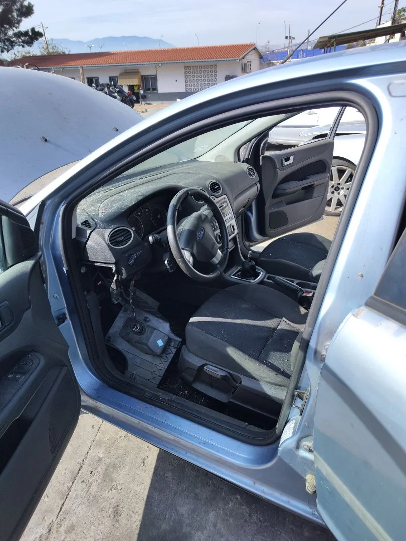 Foto de GOMAS CONTORNO PUERTA FORD FOCUS BERLINA (CAP) 1.8 TDCi Turbodiesel CAT (116 CV / 85 KW)