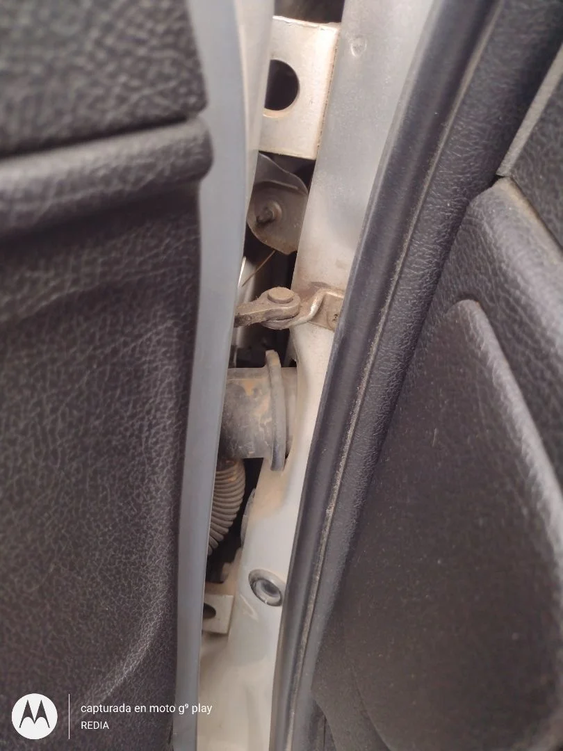 Foto de RETENEDOR PUERTA PEUGEOT 206 1.4 HDi (68 CV / 50 KW) referencia 9181C8