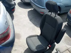 Foto de JUEGO ASIENTOS COMPLETO PEUGEOT RIFTER 1.5 Blue-HDI FAP (131 CV / 96 KW)
