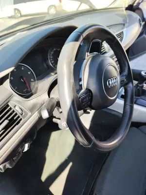 Foto de VOLANTE AUDI A6 AVANT (4GD) 2.0 16V TDI (190 CV / 140 KW) referencia 4G0419091 foto 3