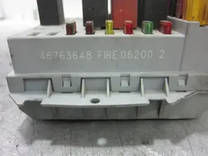 Foto de CAJA RELES / FUSIBLES FIAT II PUNTO (188) BERLINA 1.2 CAT (60 CV / 44 KW) referencia 46763648 foto 5