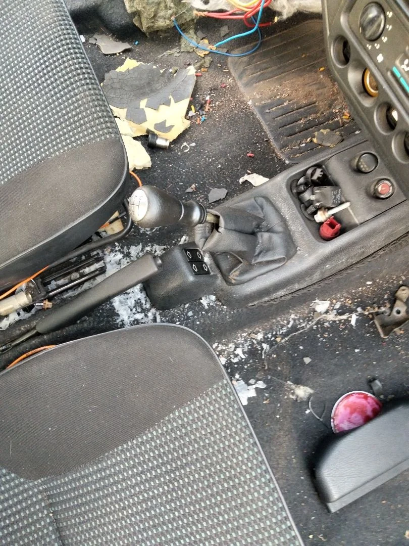 Foto de PALANCA CAMBIO PEUGEOT 106 (S2) 1.1 (60 CV / 44 KW)