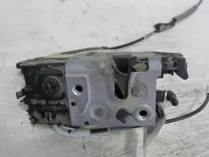 Foto de CERRADURA PUERTA DELANTERA DERECHA PEUGEOT 208 1.4 HDi FAP (68 CV / 50 KW) referencia 9688079980 foto 5