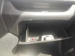 Foto de GUANTERA RENAULT CLIO IV referencia 685003033R foto 5