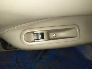 Foto de MANDO ELEVALUNAS TRASERO DERECHO RENAULT SCENIC II (JM)