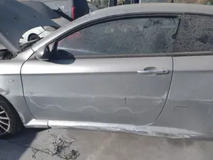 Foto de PUERTA DELANTERA IZQUIERDA ALFA ROMEO GT (125) 1.9 JTD (M) 16V CAT (150 CV / 110 KW) referencia 0060690857
