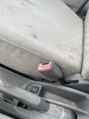 Foto de ENGANCHE CINTURON DELANTERO DERECHO NISSAN MICRA (K12E) 1.2 CAT (65 CV / 48 KW)