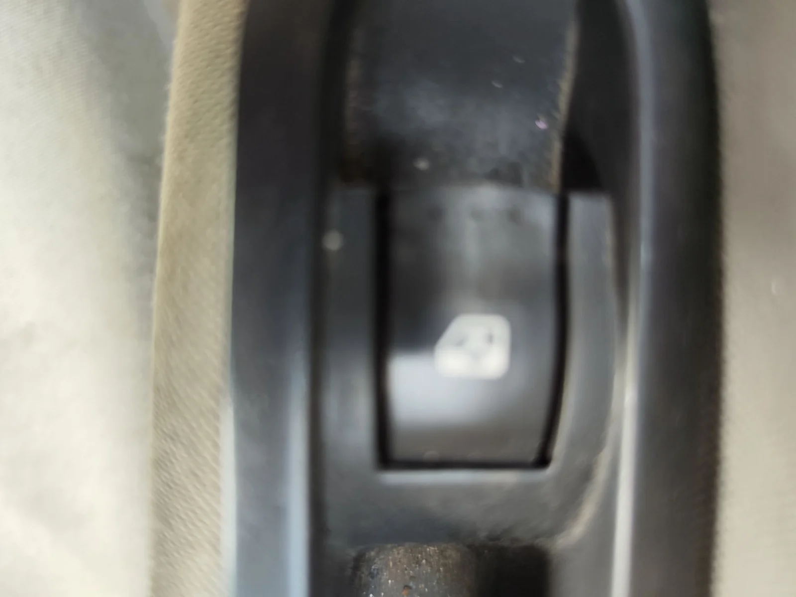 Foto de MANDO ELEVALUNAS TRASERO IZQUIERDO RENAULT SCENIC II (JM) 1.9 dCi Diesel (120 CV / 88 KW)