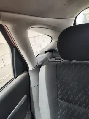 Foto de CINTURON SEGURIDAD TRASERO DERECHO FORD FOCUS BERLINA (CAK) 1.6 16V CAT (101 CV / 74 KW)