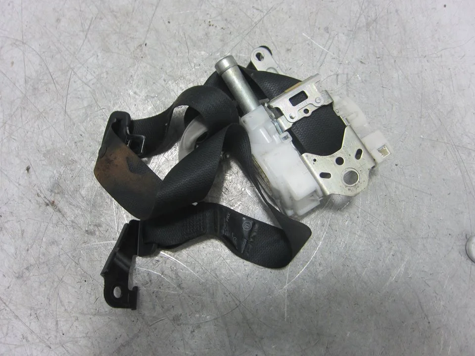 Foto de CINTURON SEGURIDAD DELANTERO DERECHO LEXUS NX (AZ10) referencia N088601