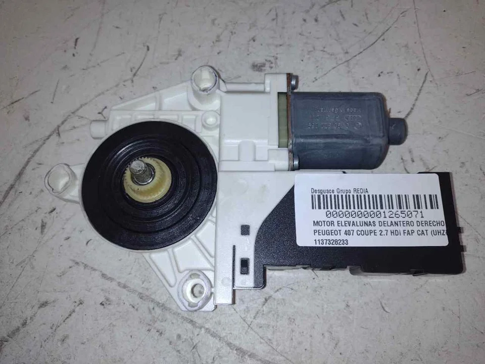 Foto de MOTOR ELEVALUNAS DELANTERO DERECHO PEUGEOT 407 COUPÉ referencia 1137328233
