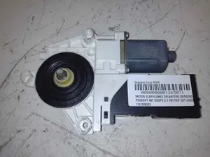 Foto de MOTOR ELEVALUNAS DELANTERO DERECHO PEUGEOT 407 COUPÉ referencia 1137328233 foto 1