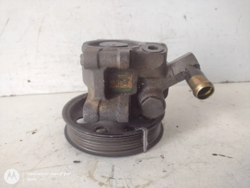 Foto de BOMBA DIRECCION FORD FOCUS BERLINA (CAK) referencia XS4E3A733AC