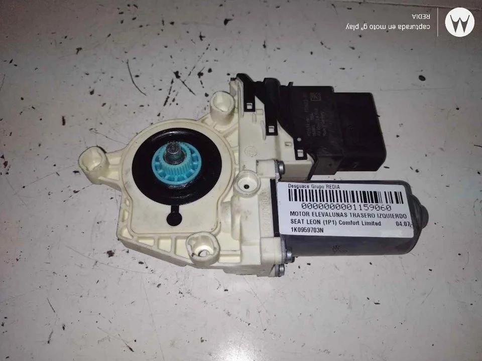 Foto de MOTOR ELEVALUNAS TRASERO IZQUIERDO SEAT LEON (1P1) 1.9 TDI (105 CV / 77 KW) referencia 1K0959703N