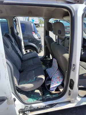 Foto de GOMAS CONTORNO PUERTA RENAULT KANGOO II (F/KW0) 1.5 dCi Diesel CAT (86 CV / 63 KW)
