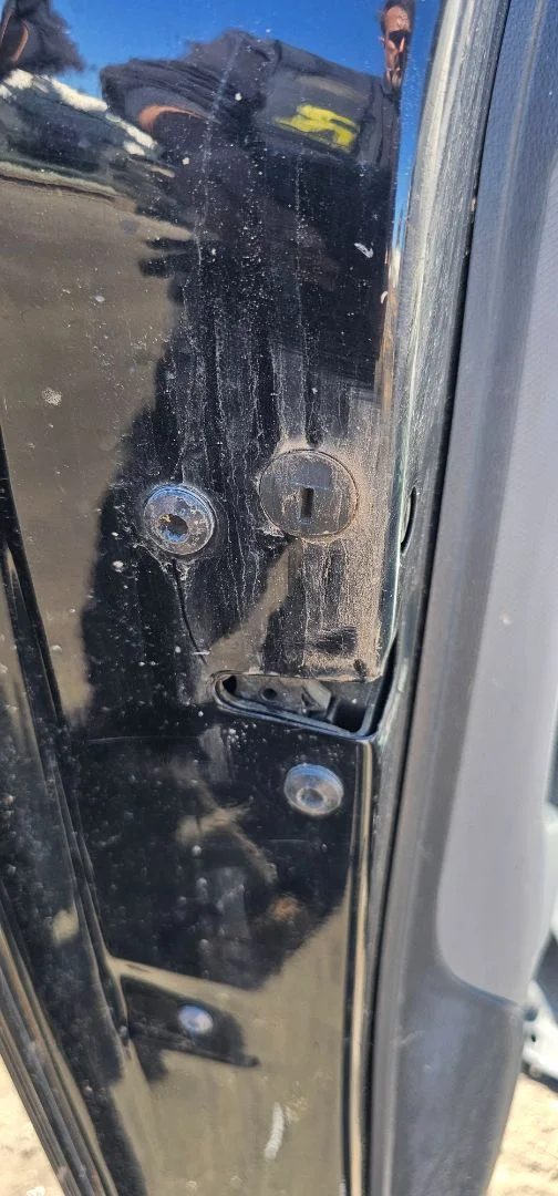 Foto de CERRADURA PUERTA TRASERA IZQUIERDA SEAT IBIZA BERLINA (6J5) 1.4 16V (86 CV / 63 KW)