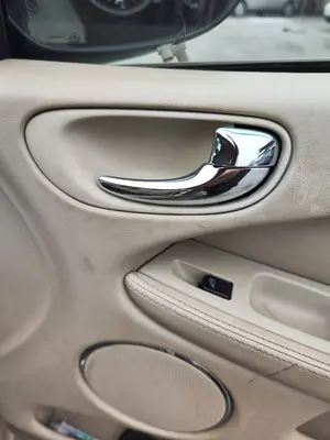 Foto de MANETA INTERIOR DELANTERA DERECHA JAGUAR X-TYPE 2.1 V6 24V CAT (156 CV / 115 KW)