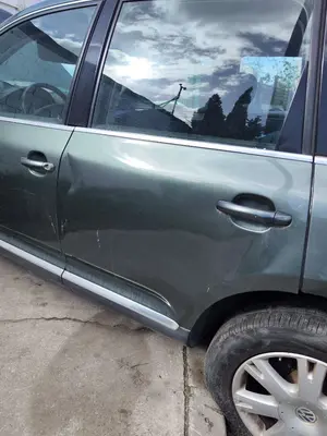 Foto de PUERTA TRASERA IZQUIERDA VOLKSWAGEN TOUAREG (7LA) 2.5 TDI (174 CV / 128 KW)