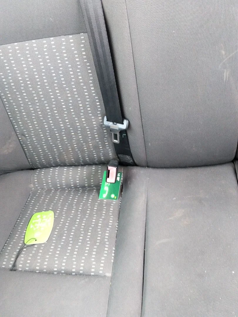 Foto de ENGANCHE CINTURON TRASERO DERECHO SEAT CORDOBA BERLINA (6L2) 1.9 SDI (64 CV / 47 KW)