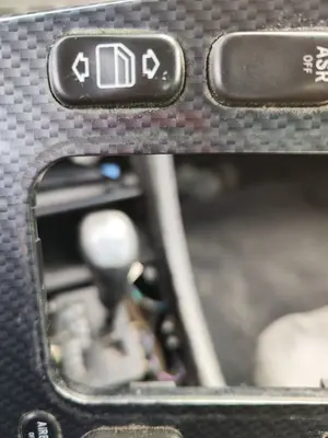 Foto de MANDO ELEVALUNAS TRASERO IZQUIERDO MERCEDES-BENZ CLK (BM 208) CABRIO 3.2 V6 18V CAT (218 CV / 160 KW)