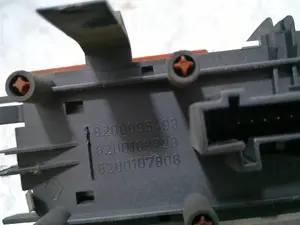 Foto de WARNING RENAULT MEGANE II BERLINA 5P 1.9 dCi Diesel (120 CV / 88 KW) referencia 8200107808 foto 4