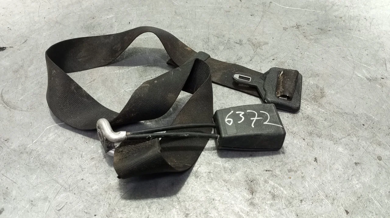Foto de CINTURON SEGURIDAD TRASERO CENTRAL MERCEDES-BENZ CLASE E (BM 124) BERLINA 3.0 Diesel CAT (136 CV / 100 KW) referencia 1248601185
