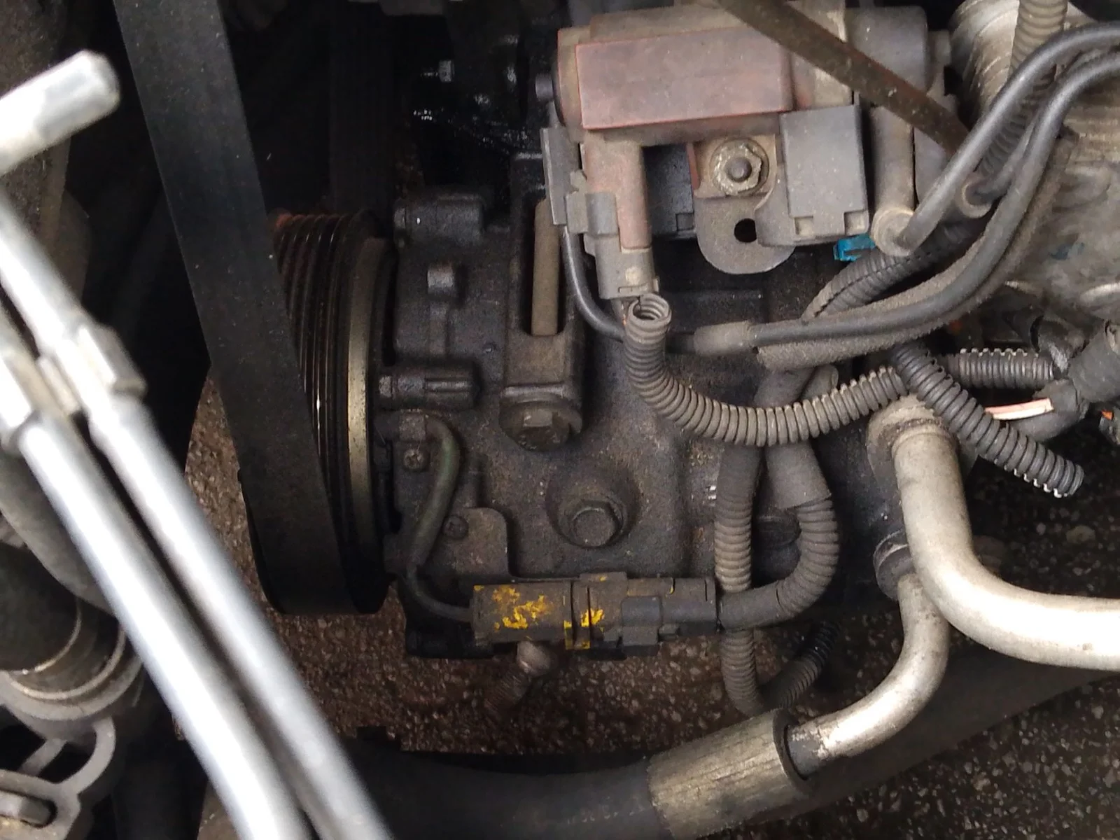 Foto de COMPRESOR AIRE ACONDICIONADO PEUGEOT 407 2.0 16V HDi FAP CAT (RHR / DW10BTED4) (136 CV / 100 KW)