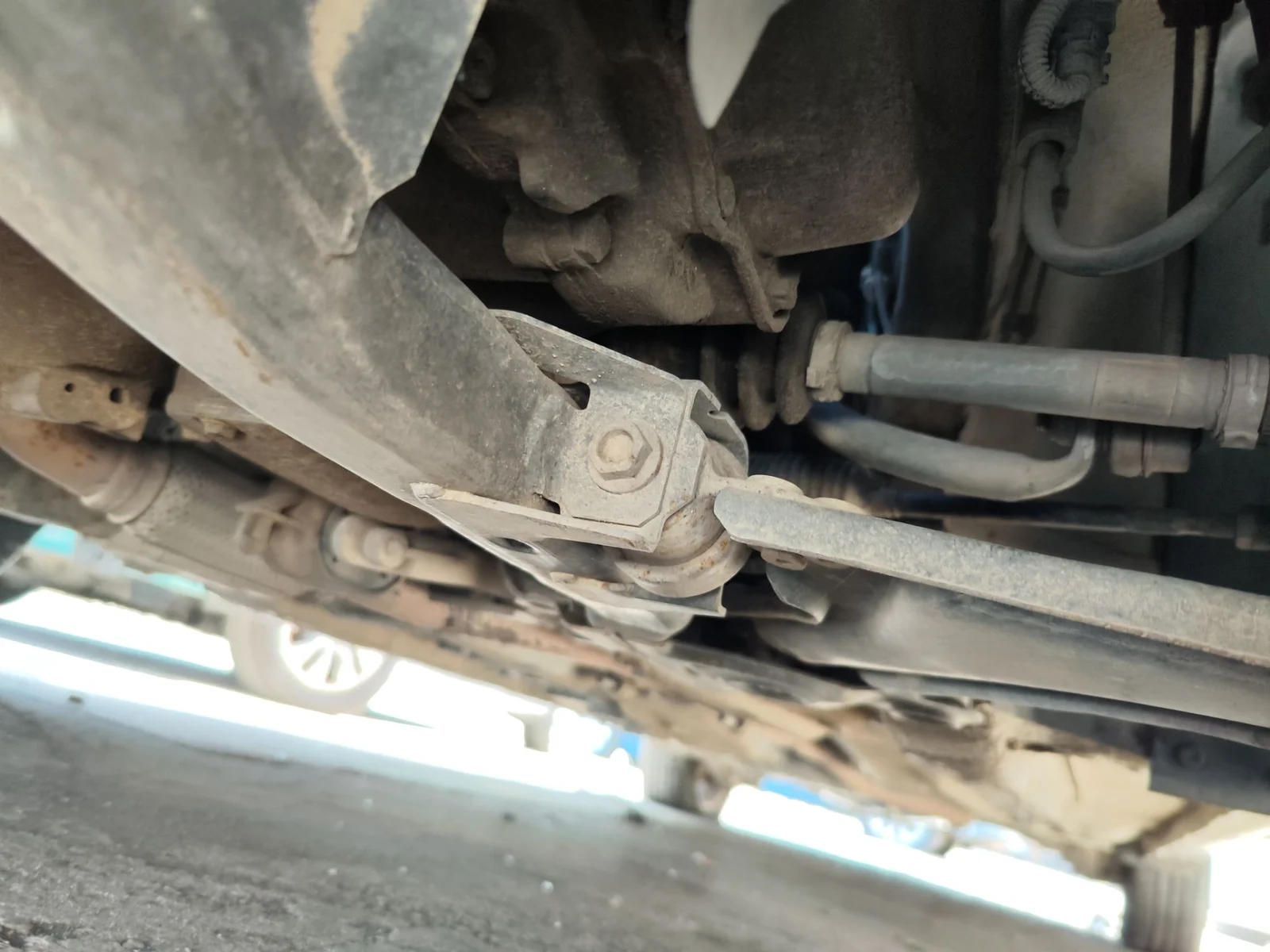 Foto de BARRA ESTABILIZADORA DELANTERA OPEL COMBO (CORSA C) 1.3 16V CDTI CAT (Z 13 DT / LN9) (69 CV / 51 KW) referencia 93331032