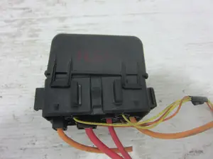 Foto de CAJA RELES / FUSIBLES RENAULT CLIO III 1.5 dCi Diesel (68 CV / 50 KW) referencia 8200222933 foto 3