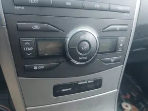 Foto de MANDO CALEFACCION / AIRE ACONDICIONADO TOYOTA COROLLA (E15) 1.4 Turbodiesel CAT (90 CV / 66 KW)