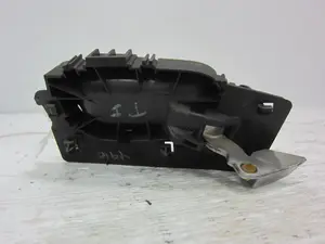 Foto de MANETA INTERIOR TRASERA IZQUIERDA PEUGEOT 307 (S1)(04.2001) 1.6 16V CAT (109 CV / 80 KW) referencia 9634768677 foto 4