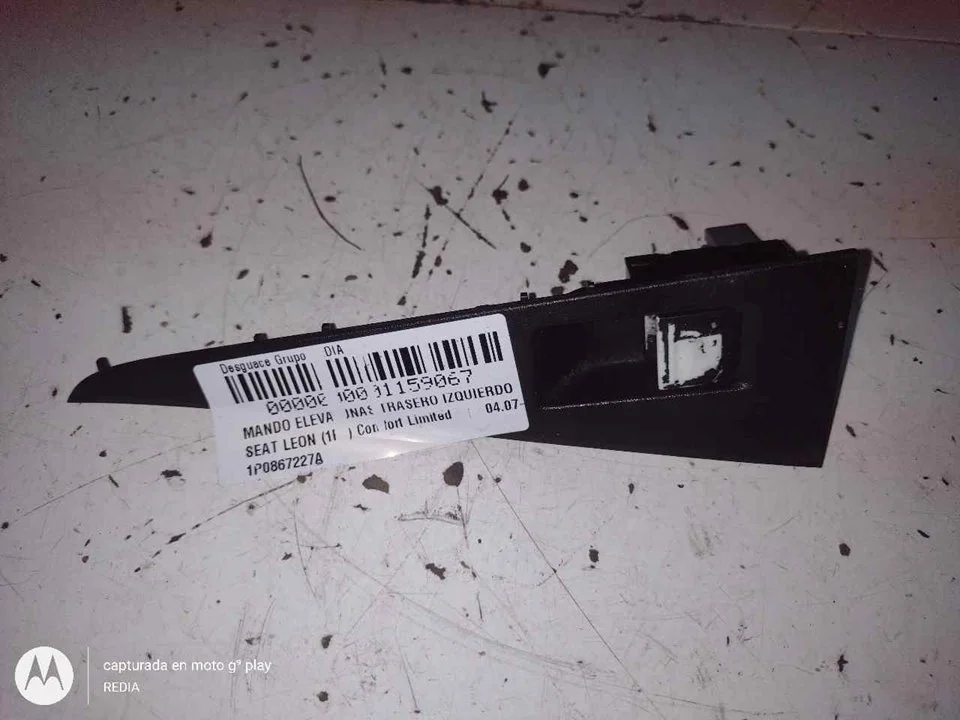 Foto de MANDO ELEVALUNAS TRASERO IZQUIERDO SEAT LEON (1P1) 1.9 TDI (105 CV / 77 KW) referencia 1P0867227A
