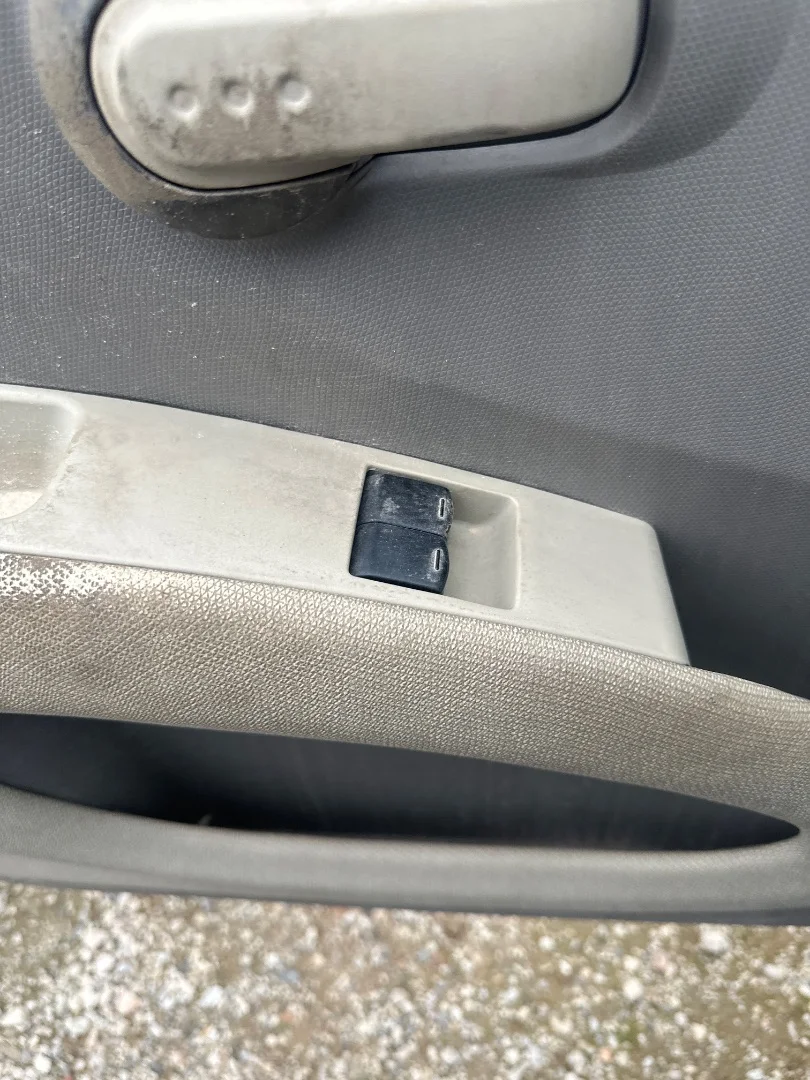 Foto de MANDO ELEVALUNAS DELANTERO IZQUIERDO NISSAN MICRA (K12E) 1.2 CAT (65 CV / 48 KW)